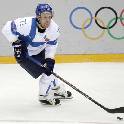 Leo Komarov i OS.