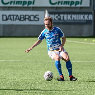 Kuvassa ROPSIin #14 Eetu Muinonen.