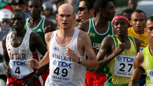 På längre sikt blev det ingen större effekt, säger Holmén om inverkan EM-guldet hade på finländsk löpning. Janne Holmén springer maraton i VM 2007.