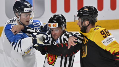 Saku Mäenalanen muckas med Andreas Eder.