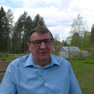 Raimo Vistbacka satt 24 år i riksdagen först för Landsbygdspartiet och sedan efterföljaren Sannfinländarna.