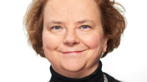 Laura Kolbe är historiker och lokalpolitiker för Centern i Helsingfors. Laura Kolbe är medlem av Yles styrelse sedan 2011.