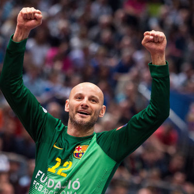 Barcelonas Danijel Saric firar seger över Kielce.