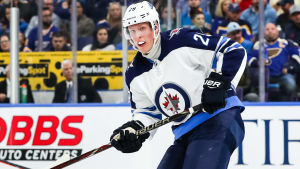 Patrik Laine under Winnipegs säsongsdebut i NHL.