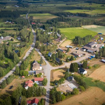 Ilmakuva Halsuan Ylikylästä.