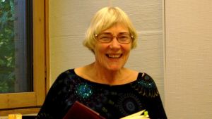 Tove Fagerholm presenterar Arvid Mörne på symposiet i Porkala 20 augusti. Tove Fagerholm leder bokcirkel i Kyrkslätts bibliotek.