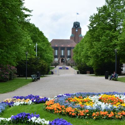 Lahden kaupungintalon puisto