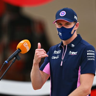 Nico Hülkenberg Racing Pointin väreissä harjoituksissa.