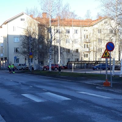 Torikadun bussipysäkki virastotalon edessä ei ole käytössä Joensuussa.