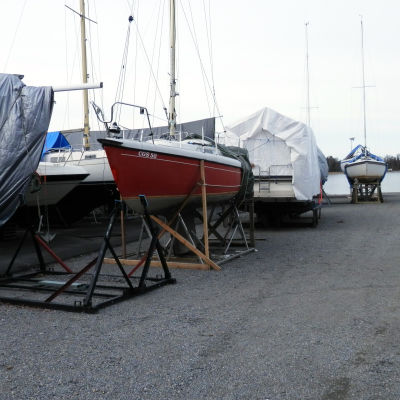 Vårvinterbild vid SSJ:s båthamn i Jakobstad.