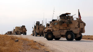 Amerikanerna som dras bort från Syrien stationeras i stället i västra Irak. Amerikanerna som dras bort från Syrien stationeras i stället i västra Irak