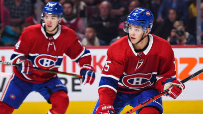 Nick Suzuki i bakgrunden, Jesperi Kotkaniemi i förgrunden.