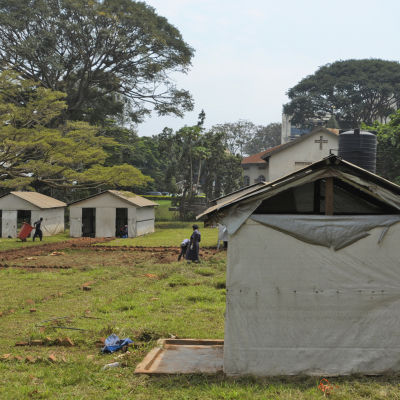 Bilden visar ett läger i Guinea där ebolapatienter hålls isolerade.