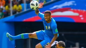 Gabriel Jesus har inte kommit till sin rätta i Ryssland. Gabriel Jesus i trångt läge i VM.