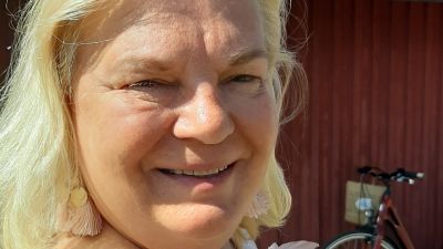 Leende kvinna
