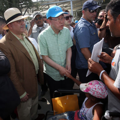 Ban Ki-moon på flyktingläger i Lesbos
