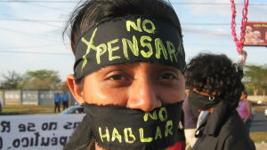"Nicaraguas totalförbud sätter flickors och kvinnors liv på spel. Det minsta regeringen borde göra är att följa Chiles exempel och tillåta den terapeutiska aborten." "Nicaraguas totalförbud sätter flickors och kvinnors liv på spel. Det minsta regeringen borde göra är att följa Chiles exempel och tillåta den terapeutiska aborten."