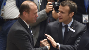 Maltas premiärminister Joseph Muscat (t.v.) och Frankrikes president Emmanuel Macron. Maltas premiärminister Joseph Muscat och Frankrikes president Emmanuel Macron.