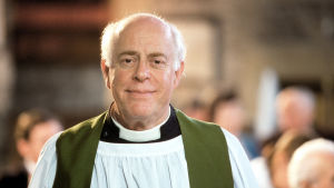 Pastori Brewerin roolia näyttelee Pokka pitää -sarjasta tuttu Clive Swift. BBC:n tuottama sarja sijoittuu 50-luvulle idylliseen Ormstonin kylään, jossa kaikki tuntevat toisensa.