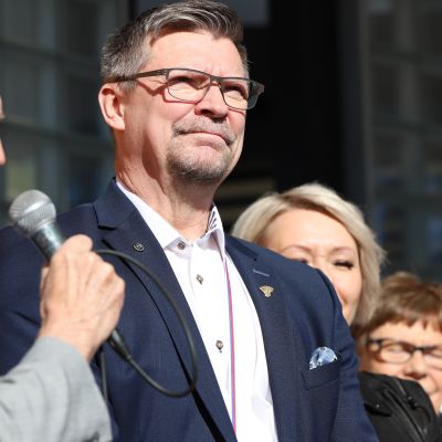 Jukka Jalonen kultajuhlissaan Riihimäellä.