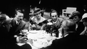 Historia: Magda Goebbels. Miten juutalaisen isäpuolen tyttärestä Magda Goebbelsista tuli natsivaikuttaja?
