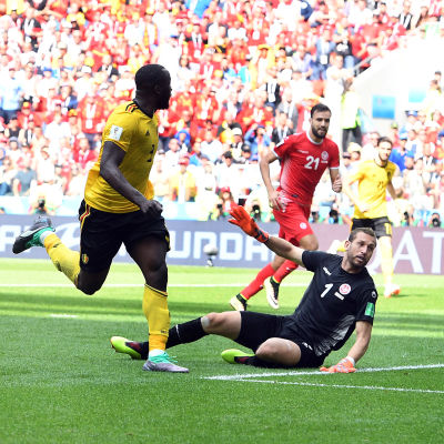 Romelu Lukaku gör mål mot Tunisien i VM 2018.