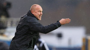 Mixu Paatelainen bänkade Sparv. Mixu Paatelainen under EM-kvalmatch mot Nordirland 2015.