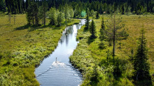 Ainutlaatuinen Meidän maamme -sarja esittelee koko Suomen ja sen upean luonnon ilmasta käsin.