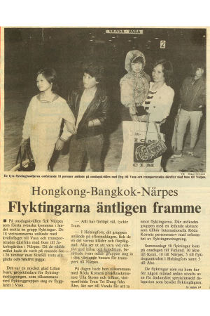Vasabladet, november 1988. Tidningsurklipp från Vasabladet i november 1988. Rubrik: Hongkong-Bangkok-Närpes. Underrubrik: Flyktingarna äntligen framme.