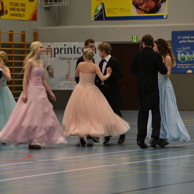 De gamlas dans i Lovisa.