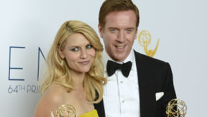 US actress Claire Danes (L) and British actor Damian Lewis (R) hold the awards for Outstanding Actress and Actor in a Drama Series for their roles in 'Homeland' at the 64th Primetime Emmy Awards in Los Angeles, California, USA, 23 September 2012. The Prim