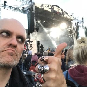 Jag saknar festivaler så fö#"#%"at. Lasse Grönroos på Tuska 2018.