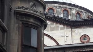 Spåren som armenierna lämnat efter sig i Istanbul påminner den uppmärksamma besökaren om en kultur innan folkmordet 1915-1917 Kyrka, armenisk i Istanbul