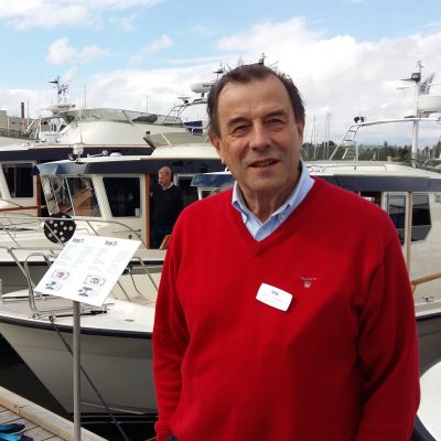 Johan Carpelan, grundare av Botnia Marin förevisar Targaflottan