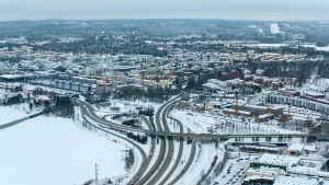 Ainutlaatuinen Meidän maamme -sarja esittelee koko Suomen ja sen upean luonnon ilmasta käsin.