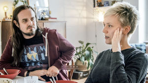 Markus Koivisto & Linn Wilhelmsson diskuterar polyamori. Markus Koivisto & Linn Wilhelmsson intervjuas
