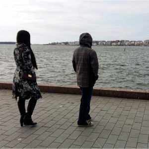 Emmer Benito och hans flickvän rekryterades för att sköta äldre i Finland men erbjöds i stället städjobb för nästan ingen lön. Emmer och Caira rekryterades för att sköta äldre i Finland men erbjöds i stället städjobb för nästan ingen lön.