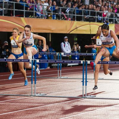 Reetta Hurske ja Nooralotta Neziri Ruotsi-ottelu 2018