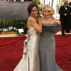Mor och dotter Melissa och Joan Rivers på Oscarsgalan 2006. Melissa och Joan Rivers på röda mattan inför Oscarsgalan 2006.