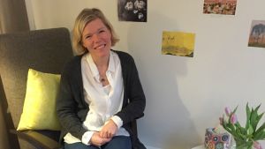 Jonna Winberg, krisabretare på Helsingforsmissionens krisjour för unga (arkivbild) Jonna Winberg jobbar på Krisjouren för unga.