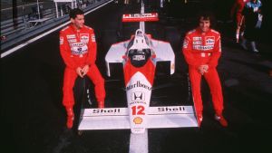 Ayrton Senna och Alain Prost körde för McLaren säsongerna 1988 och 1989. Alain Prost och Ayrton Senna körde i samma stall 1988 och 1989.
