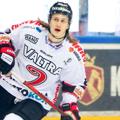 Alex Lintuniemi kuvassa