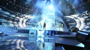 urovision laulukilpailu, finaaliharjoitukset. Suomen edustaja Hanna Pakarinen  lavalla, esittää kappaleen "Leave me alone"