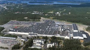 Valmet Automotives fabrik i Nystad,  bilden är en flygbild.