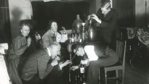 Kotiviinin polttoa 1920-luvulla