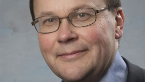 Ekonom och konsult Roger Wessman tror att räntorna sänks i höst. Ekonom och konsult Roger Wessman.