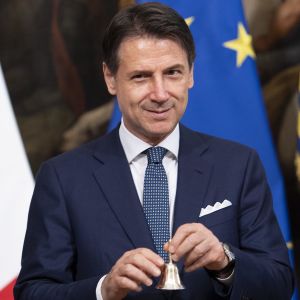 Premiärminister Giuseppe Conte ringer traditionellt in den nya regeringens första möte 5.9.2019 Premiärminister Giuseppe Conte ringer traditionellt in den nya regeringens första möte 5.9.2019
