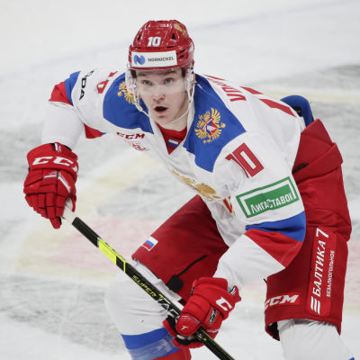 Dmitrij Voronkov spelar ishockey.