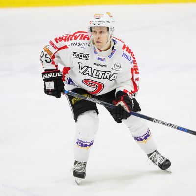 JYPin Anssi Löfman.