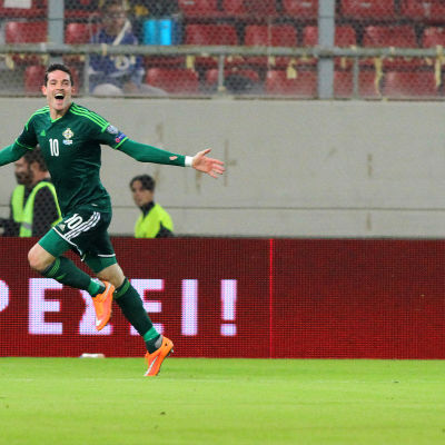 Kyle Lafferty firar 2-0 målet mot Grekland i oktober.